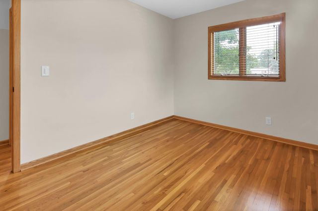 1381 Woodhill Drive, Woodbury, MN 55125