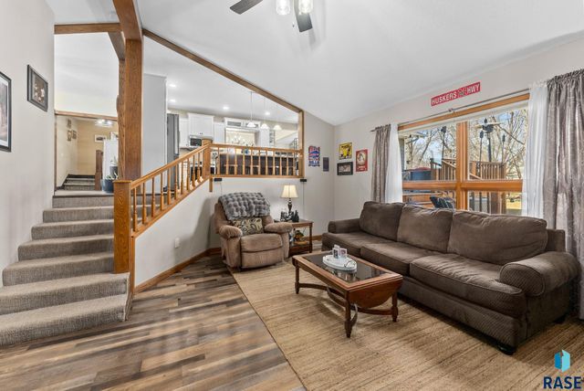 724 NE 6th St Street, Madison, SD 57042