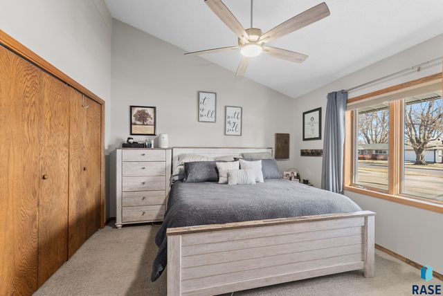 724 NE 6th St Street, Madison, SD 57042