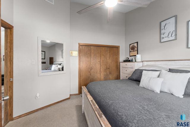 724 NE 6th St Street, Madison, SD 57042