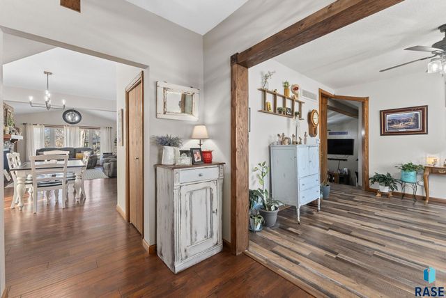 724 NE 6th St Street, Madison, SD 57042