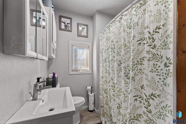 724 NE 6th St Street, Madison, SD 57042