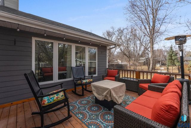 724 NE 6th St Street, Madison, SD 57042