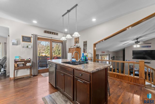 724 NE 6th St Street, Madison, SD 57042