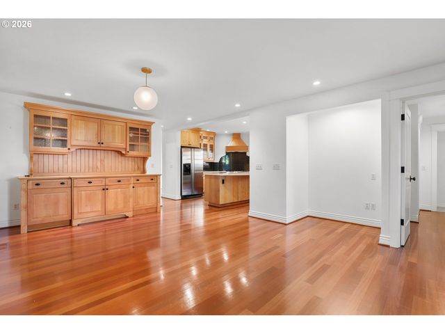 17151 WALL St, Lake Oswego, OR 97034