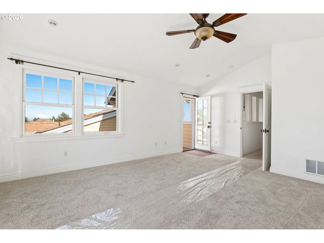 17151 WALL St, Lake Oswego, OR 97034