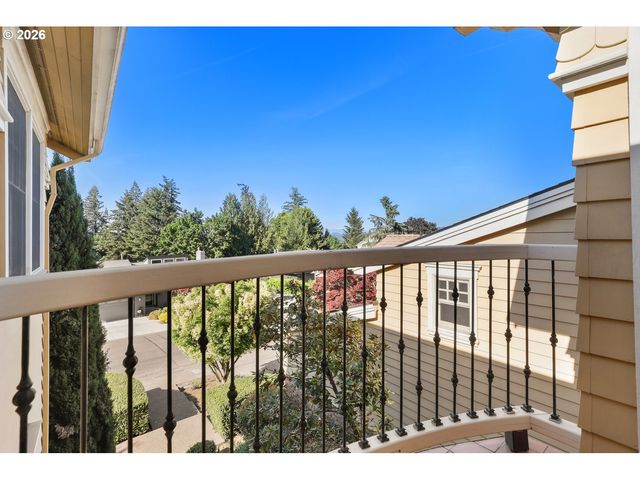17151 WALL St, Lake Oswego, OR 97034