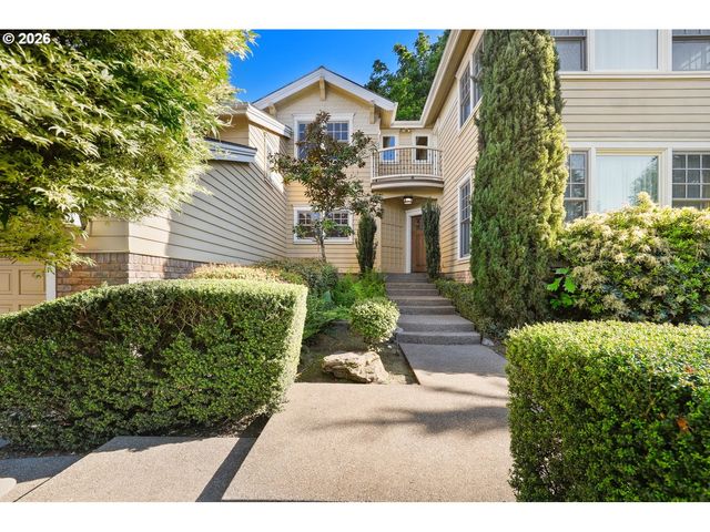 17151 WALL St, Lake Oswego, OR 97034