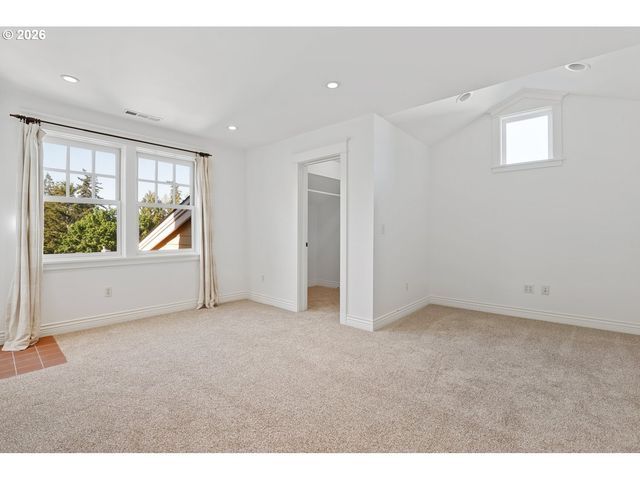 17151 WALL St, Lake Oswego, OR 97034