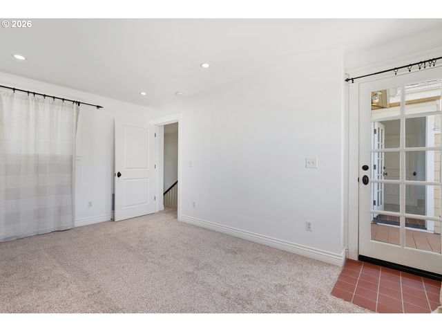 17151 WALL St, Lake Oswego, OR 97034