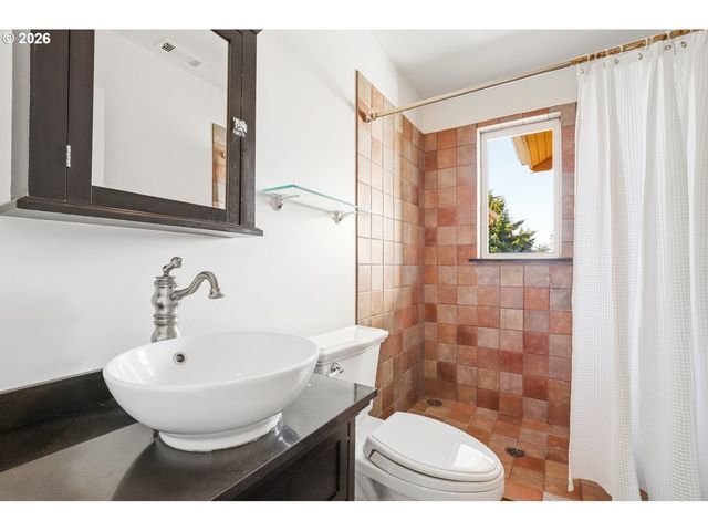 17151 WALL St, Lake Oswego, OR 97034