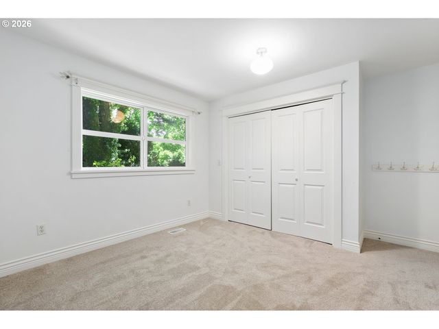 17151 WALL St, Lake Oswego, OR 97034
