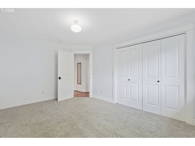 17151 WALL St, Lake Oswego, OR 97034