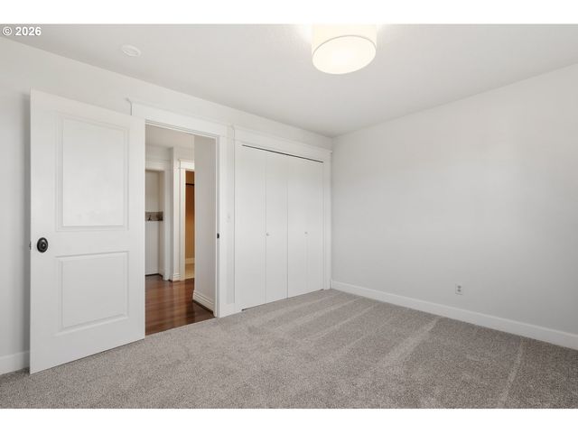 17151 WALL St, Lake Oswego, OR 97034