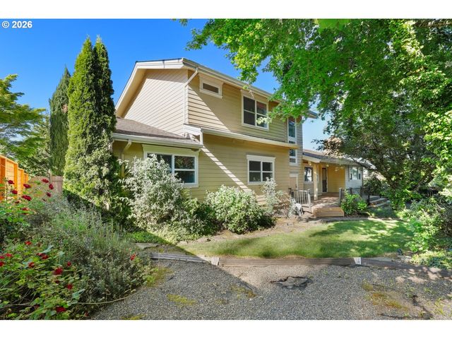 17151 WALL St, Lake Oswego, OR 97034