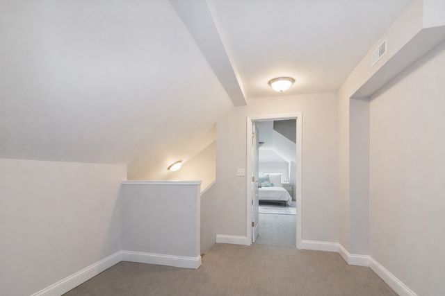 7915 S Paxton Avenue, Chicago, IL 60617