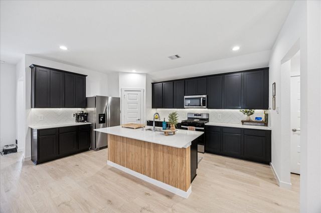 3223 Derry Hill Drive, Fulshear, TX 77441