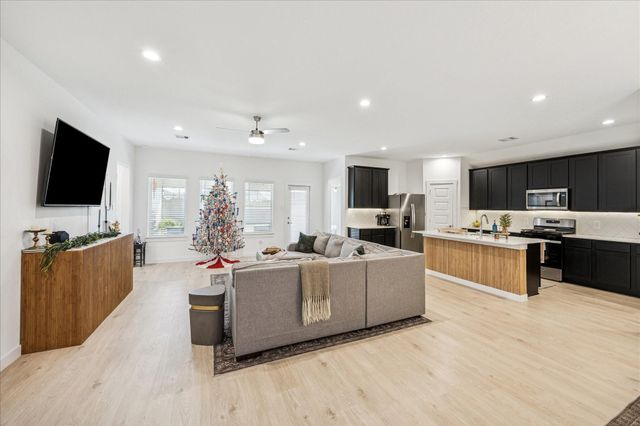 3223 Derry Hill Drive, Fulshear, TX 77441