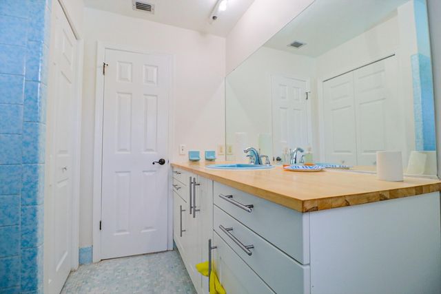 1329 NW 84th Drive NW, Coral Springs, FL 33071