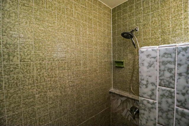 1329 NW 84th Drive NW, Coral Springs, FL 33071