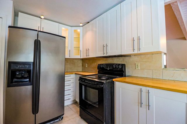 1329 NW 84th Drive NW, Coral Springs, FL 33071