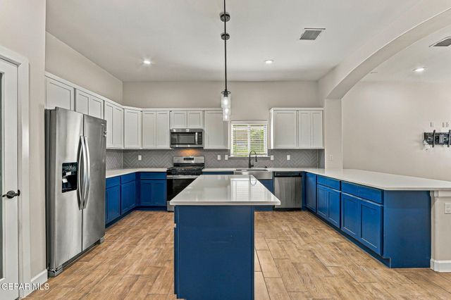 656 Paseo Dulce Avenue, Horizon City, TX 79928