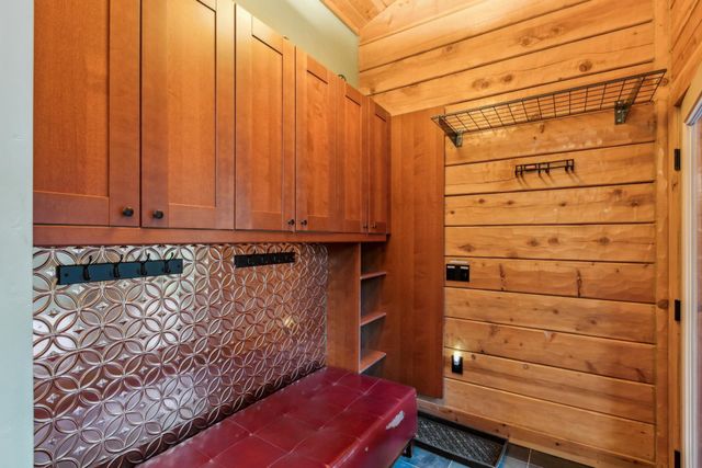 7585 River Road, Truckee, CA 96161