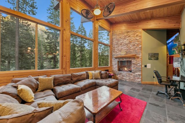 7585 River Road, Truckee, CA 96161