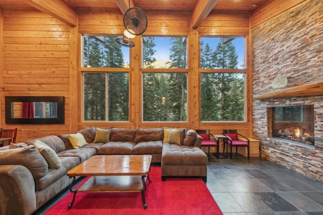 7585 River Road, Truckee, CA 96161