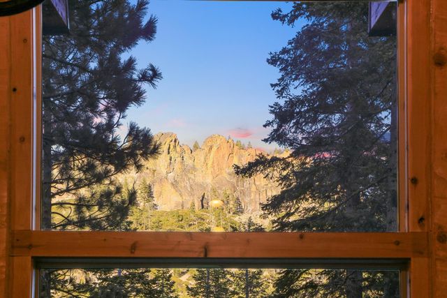 7585 River Road, Truckee, CA 96161