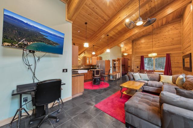 7585 River Road, Truckee, CA 96161