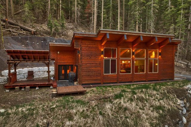 7585 River Road, Truckee, CA 96161