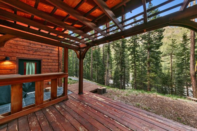 7585 River Road, Truckee, CA 96161