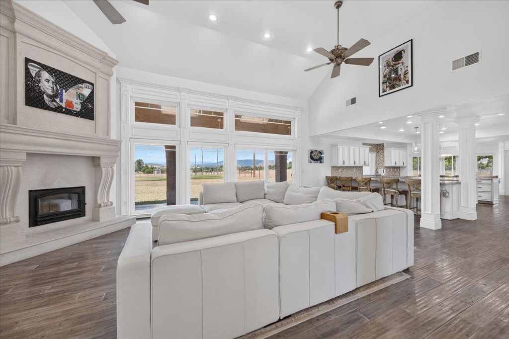 Image 12 of property listing at 12228 Tollhouse Road, Clovis, CA 93619