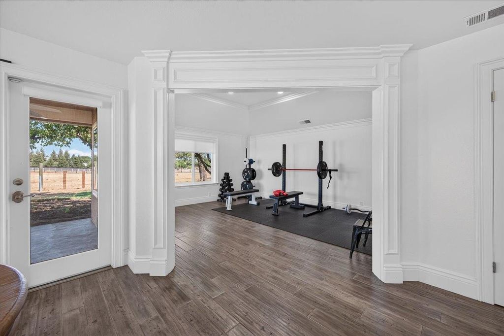 Image 27 of property listing at 12228 Tollhouse Road, Clovis, CA 93619
