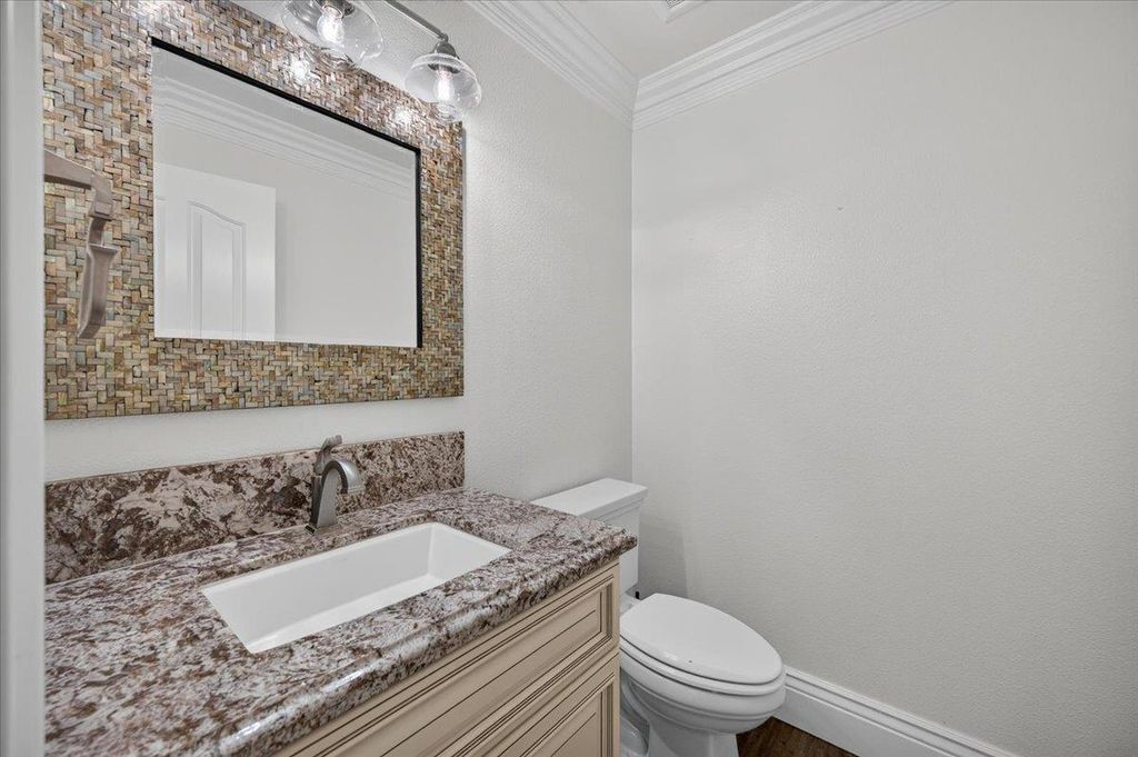 Image 30 of property listing at 12228 Tollhouse Road, Clovis, CA 93619