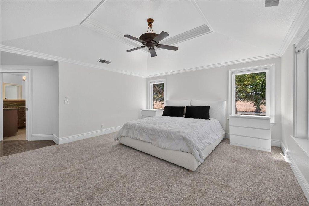 Image 34 of property listing at 12228 Tollhouse Road, Clovis, CA 93619