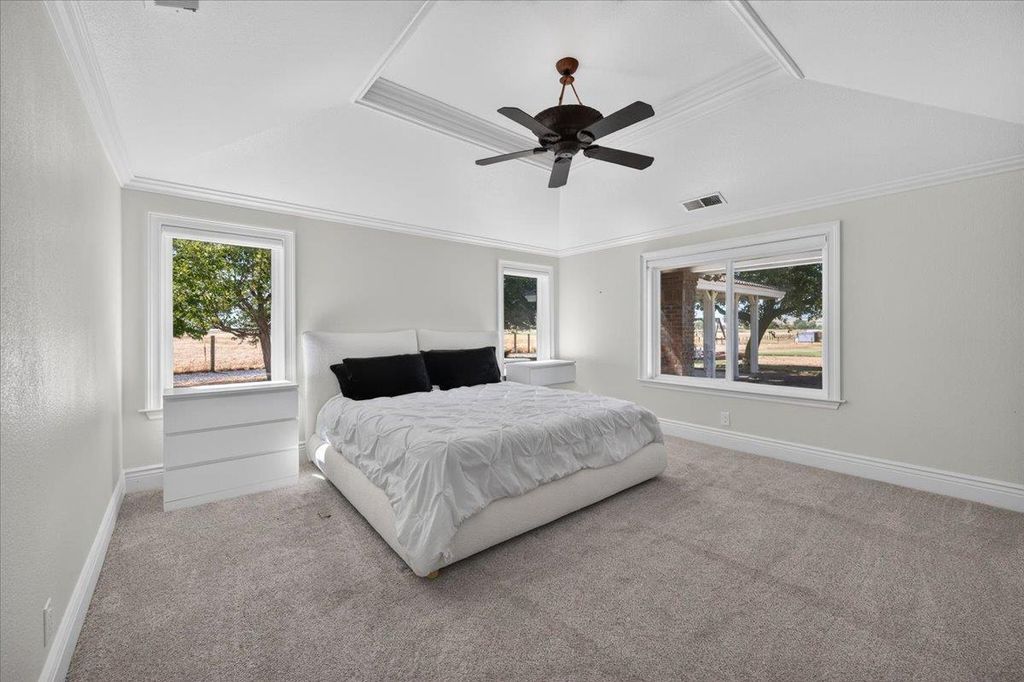 Image 35 of property listing at 12228 Tollhouse Road, Clovis, CA 93619