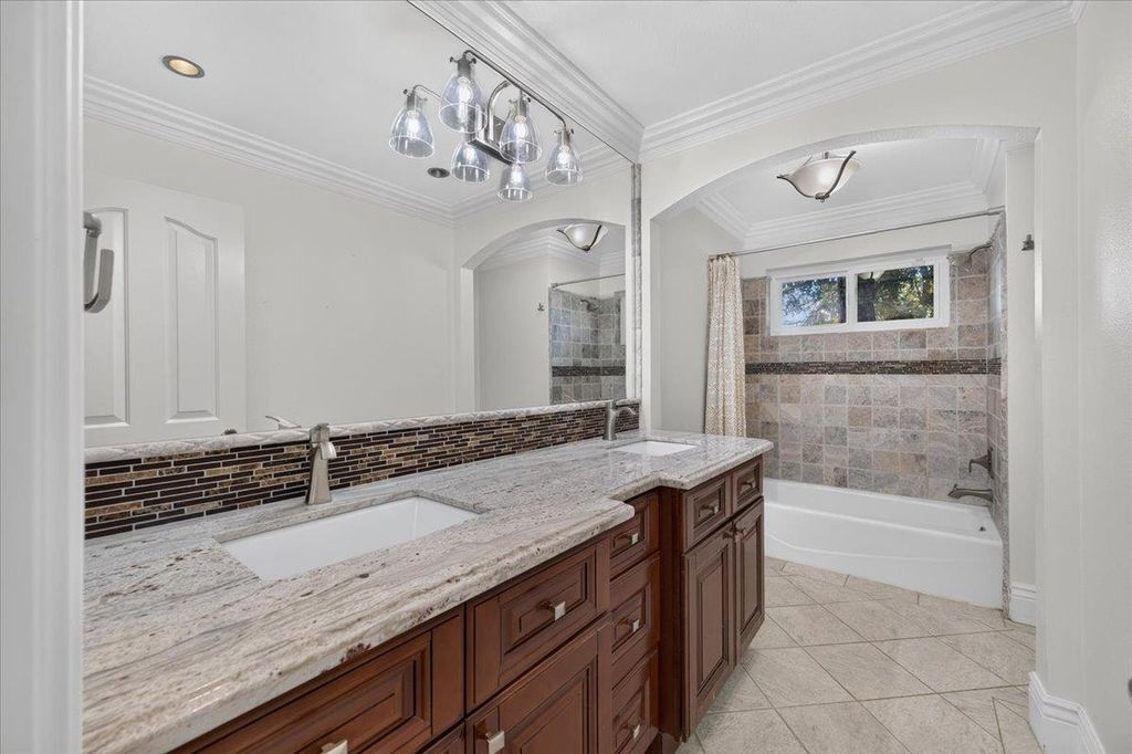 Image 45 of property listing at 12228 Tollhouse Road, Clovis, CA 93619