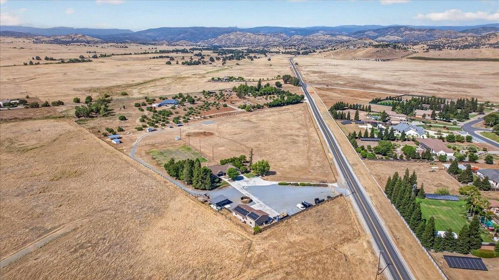 Image 56 of property listing at 12228 Tollhouse Road, Clovis, CA 93619