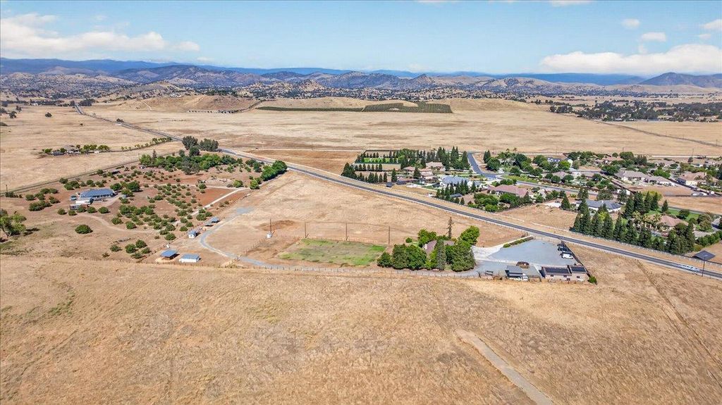 Image 57 of property listing at 12228 Tollhouse Road, Clovis, CA 93619