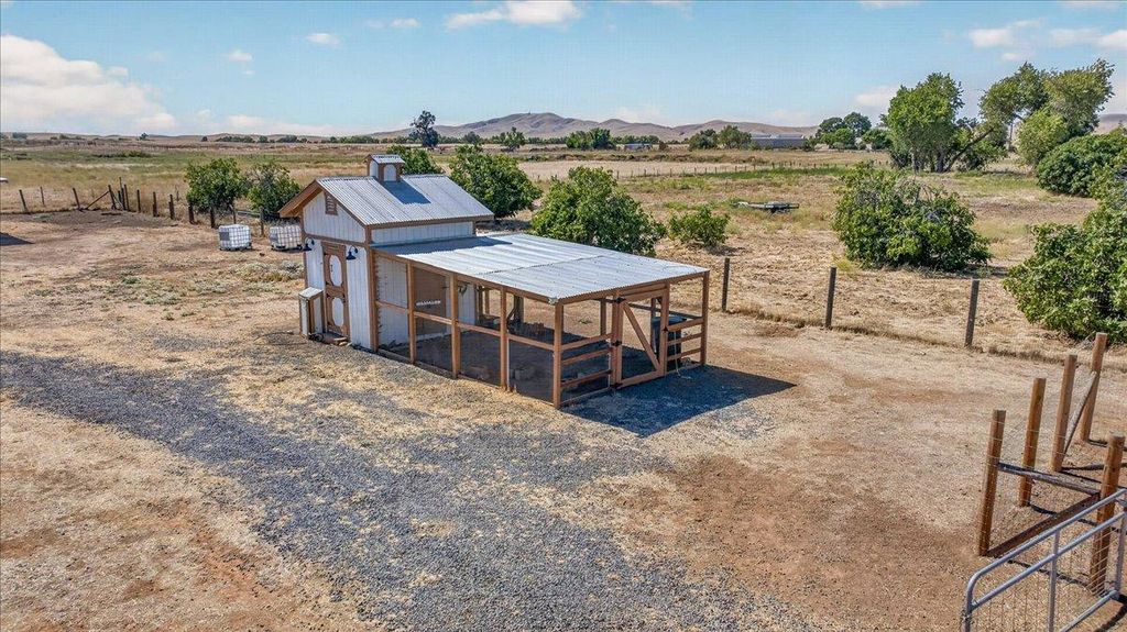 Image 59 of property listing at 12228 Tollhouse Road, Clovis, CA 93619