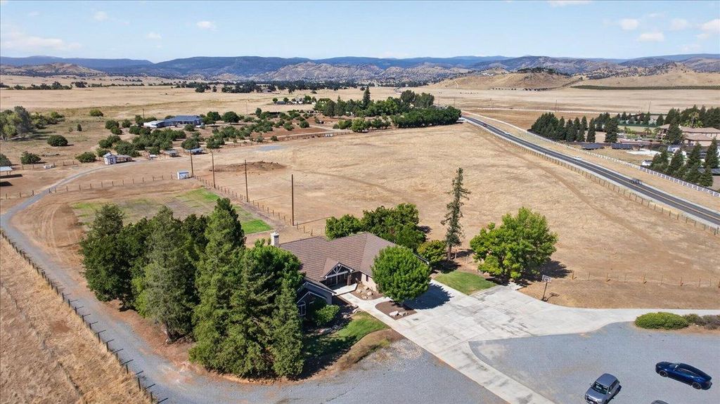 Image 62 of property listing at 12228 Tollhouse Road, Clovis, CA 93619