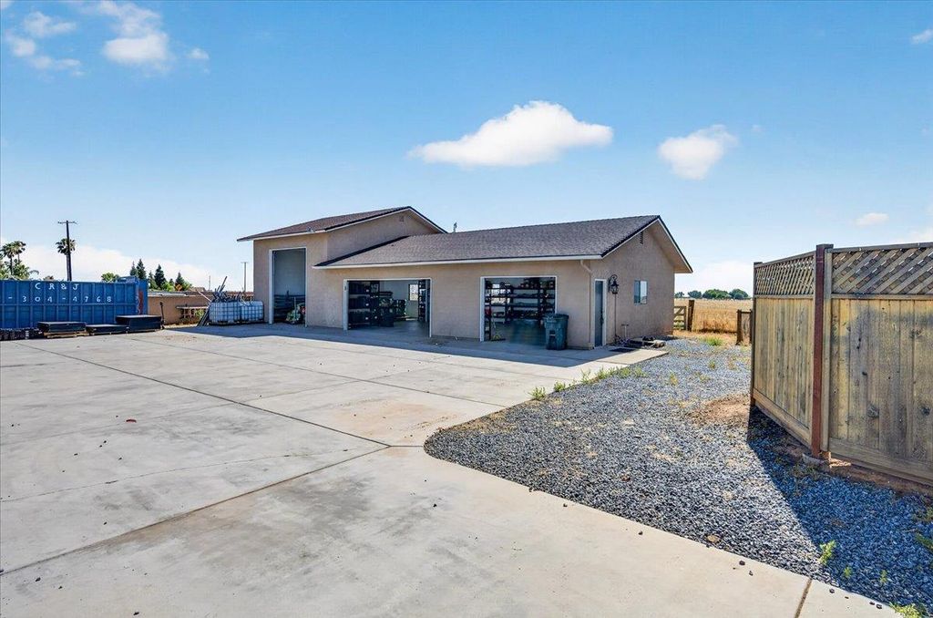 Image 64 of property listing at 12228 Tollhouse Road, Clovis, CA 93619