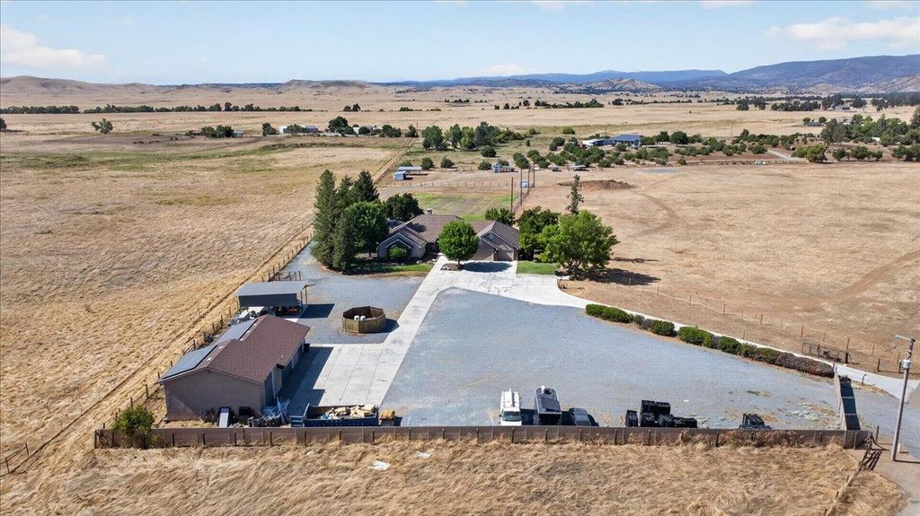 Image 67 of property listing at 12228 Tollhouse Road, Clovis, CA 93619