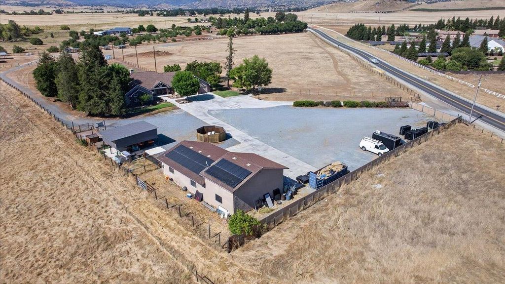Image 68 of property listing at 12228 Tollhouse Road, Clovis, CA 93619