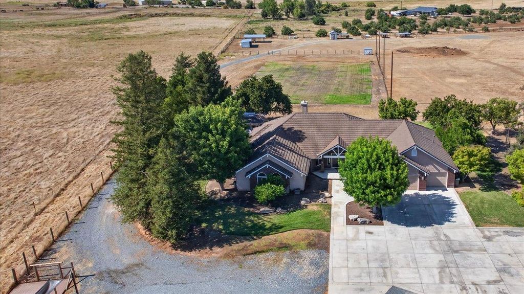 Image 69 of property listing at 12228 Tollhouse Road, Clovis, CA 93619