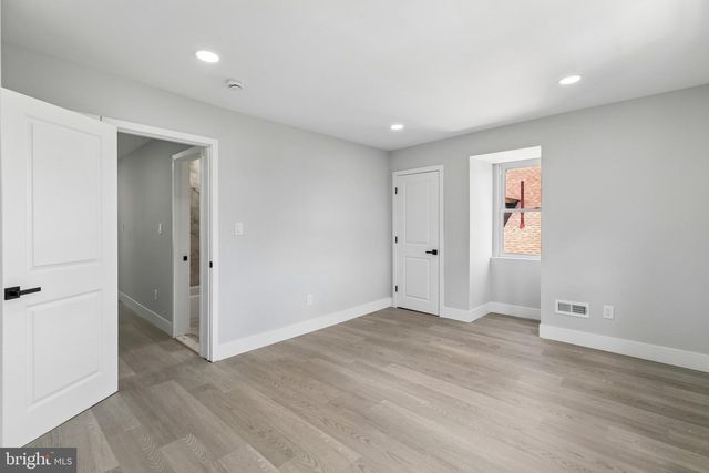 6506 N PARK AVE, Philadelphia, PA 19126