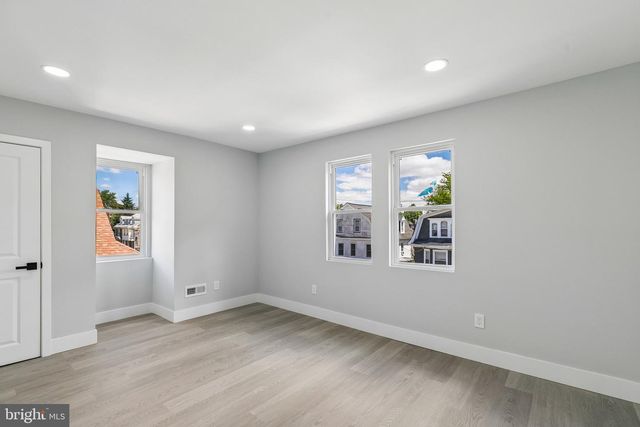 6506 N PARK AVE, Philadelphia, PA 19126