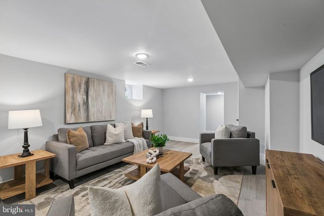 6506 N PARK AVE, Philadelphia, PA 19126